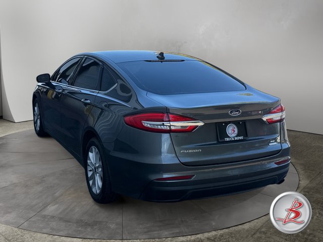 Used 2020 Ford Fusion SE FWD image 5