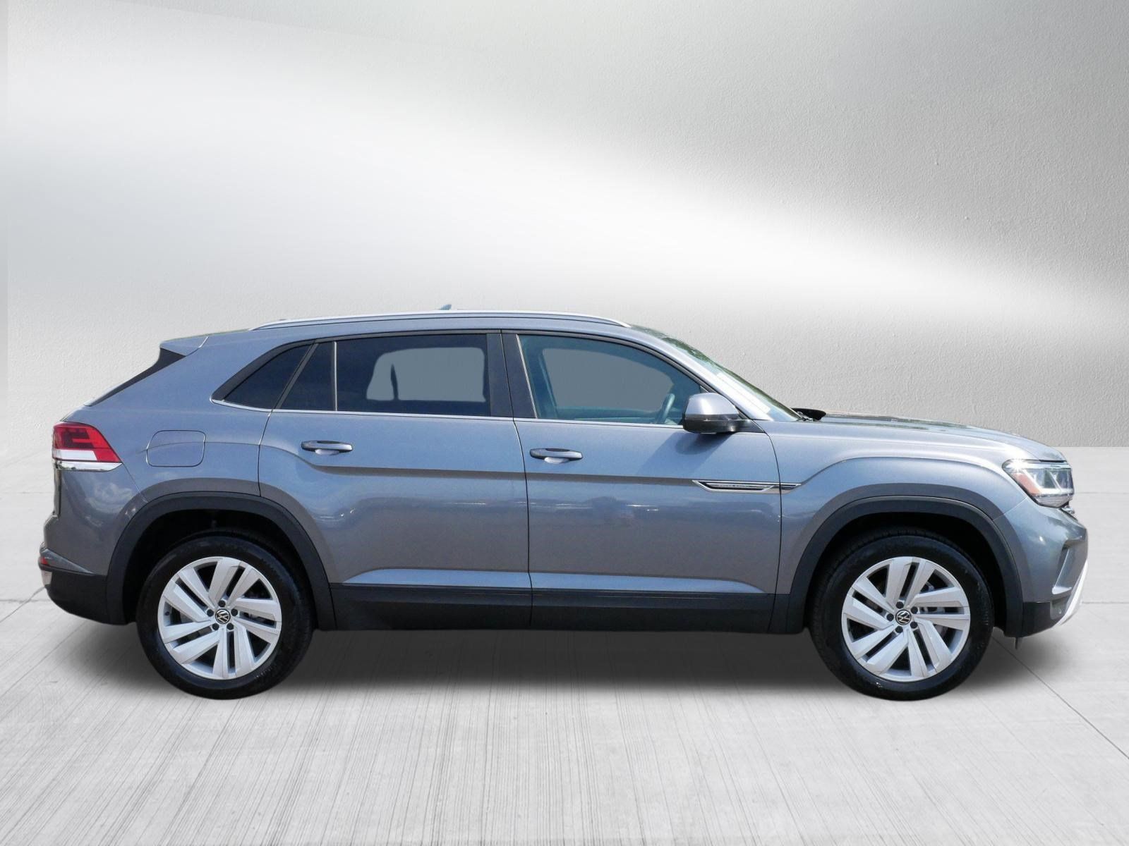 Certified 2022 Volkswagen Atlas Cross Sport SE AWD/4WD image 8