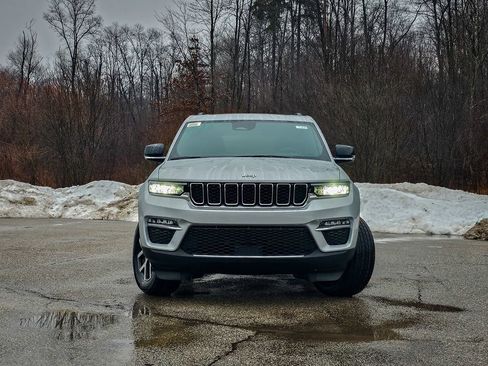 New 2025 Jeep Grand Cherokee Limited image 8
