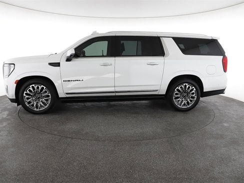 Used 2024 GMC Yukon XL Denali Ultimate image 7