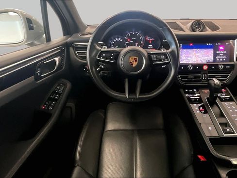Used 2022 Porsche Macan AWD/4WD image 5