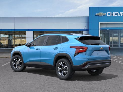 New 2026 Chevrolet Trax LT FWD image 3