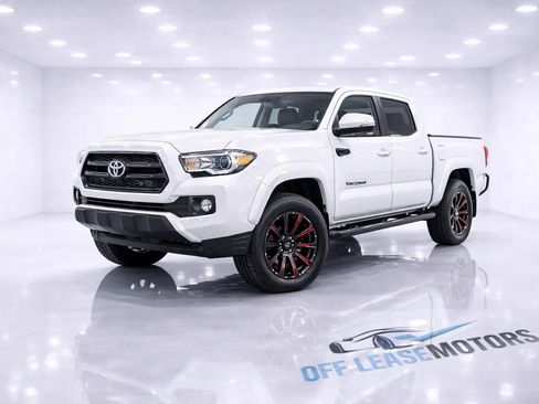 Used 2018 Toyota Tacoma TRD Off-Road w/ Technology Package AWD/4WD image 1