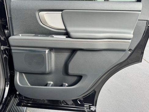 New 2025 Ford Expedition Active image 31