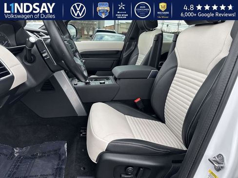 Used 2023 Land Rover Discovery S R-Dynamic image 10