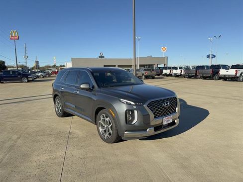 Used 2022 Hyundai Palisade Calligraphy image 2