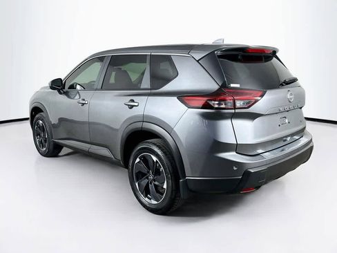 Used 2024 Nissan Rogue SV FWD image 4