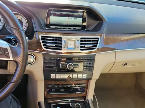 Used 2014 Mercedes-Benz E 350 Sedan image 15