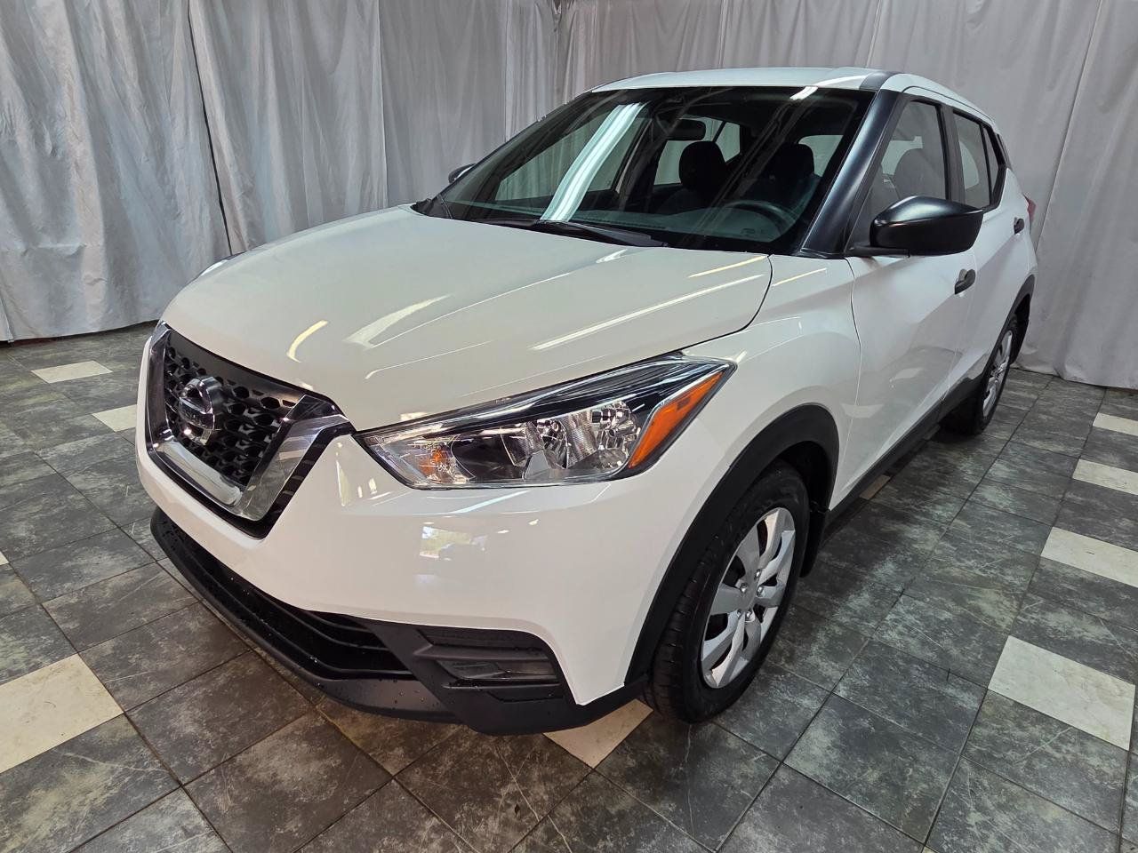Used 2020 Nissan Kicks S FWD image 2
