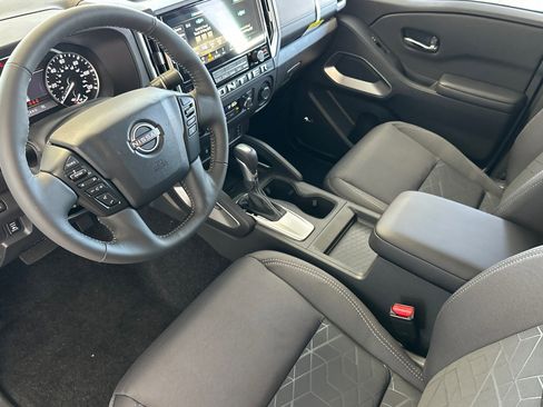 New 2025 Nissan Frontier SV w/ SV Convenience Package image 10