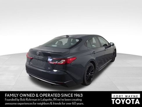 Used 2025 Toyota Camry SE FWD image 7