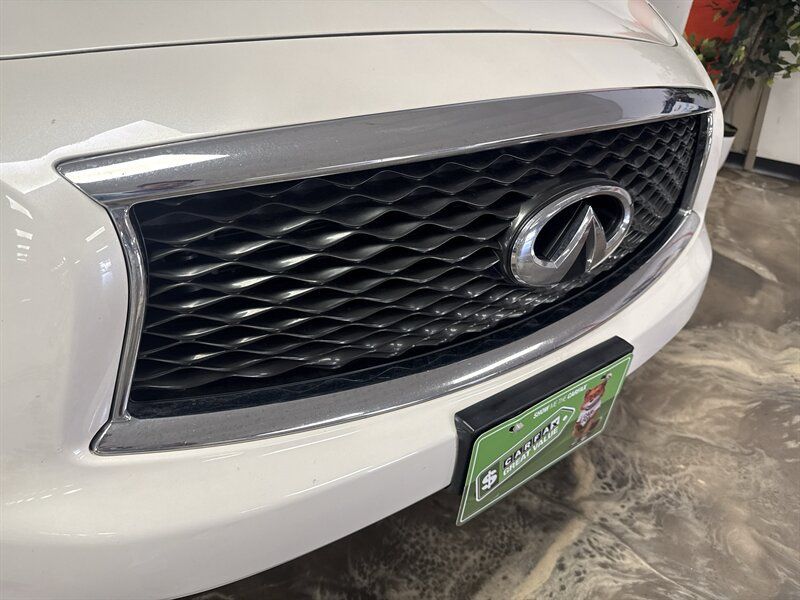 Used 2017 INFINITI QX70 AWD w/ Premium Package image 13