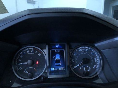 Certified 2022 Toyota Tacoma TRD Off-Road w/ TRD Premium Off Road Package AWD/4WD image 24