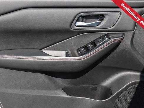 Used 2026 Nissan Rogue SV AWD/4WD image 14