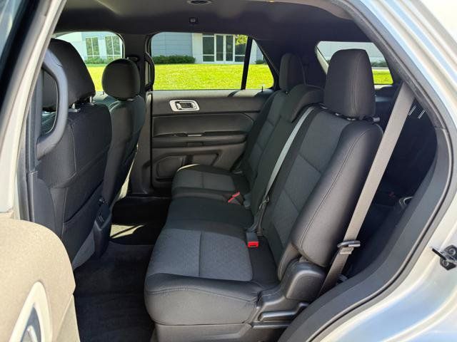 Used 2015 Ford Explorer XLT w/ Equipment Group 201A AWD/4WD image 15