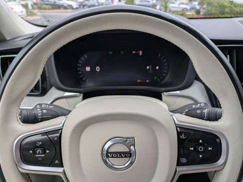 Certified 2025 Volvo XC60 B5 Ultra w/ Protection Package Premier AWD/4WD image 38