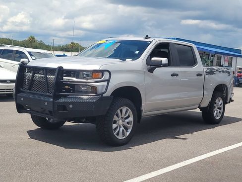 Used 2022 Chevrolet Silverado 1500 Custom AWD/4WD image 2
