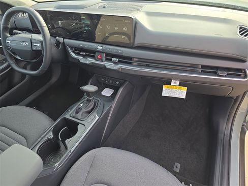 New 2025 Kia K4 EX image 13