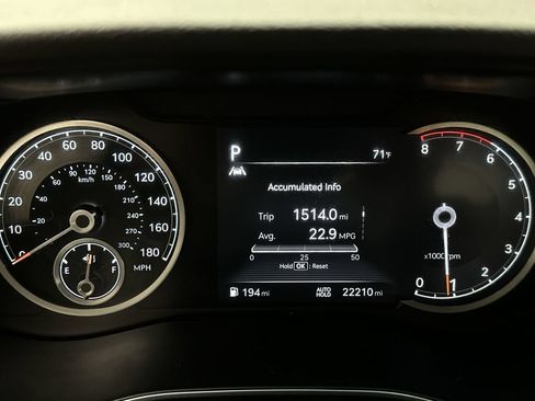 Used 2023 Genesis G70 2.0T AWD/4WD image 15