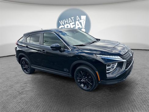 Used 2023 Mitsubishi Eclipse Cross LE image 1