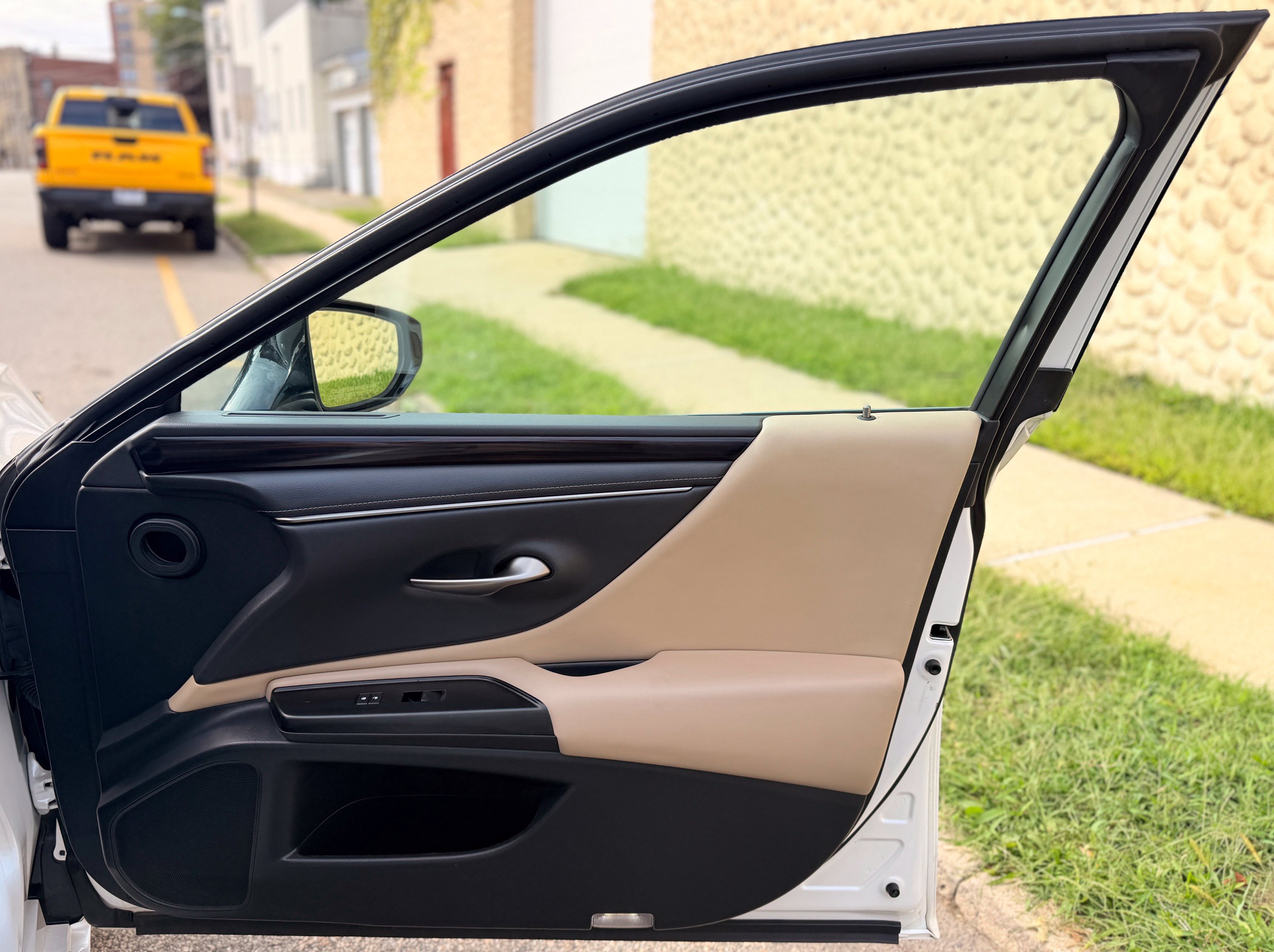 Used 2020 Lexus ES 350 w/ Premium Package FWD image 22