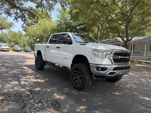 Used 2023 RAM 1500 Big Horn AWD/4WD image 3