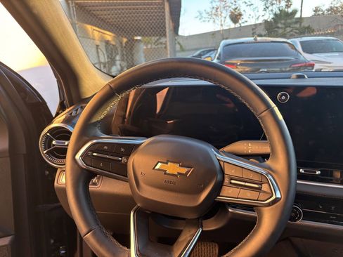 Used 2025 Chevrolet Equinox LT image 34