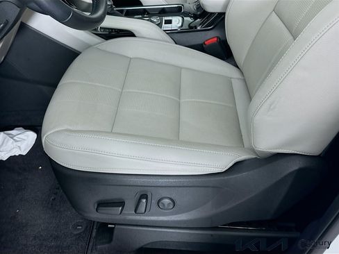 Certified 2025 Kia Telluride EX FWD image 19