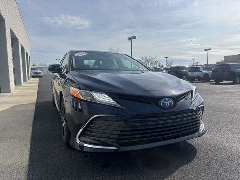 Certified 2022 Toyota Camry XLE w/ Navigation Upgrade Package image 3