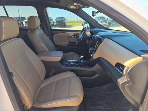 Used 2023 Chevrolet Traverse Premier AWD/4WD image 25
