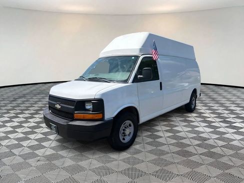 Used 2009 Chevrolet Express 2500 Extended RWD image 3