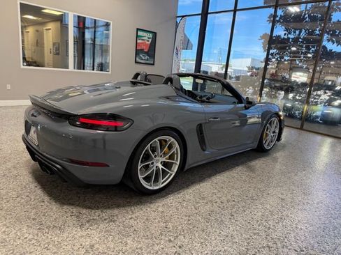 Used 2023 Porsche 718 Boxster Spyder RWD image 12
