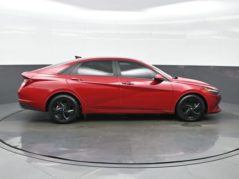 Used 2023 Hyundai Elantra SEL FWD image 7