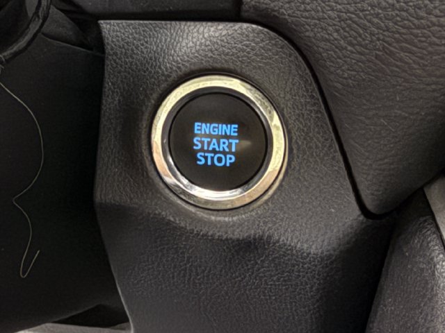 Used 2022 Toyota RAV4 XLE w/ Convenience Package FWD image 15
