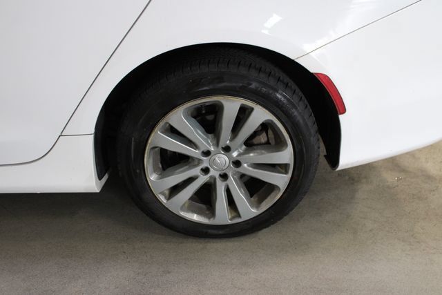 Used 2015 Chrysler 200 Limited FWD image 29