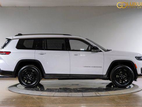 Used 2023 Jeep Grand Cherokee L Limited AWD/4WD image 9