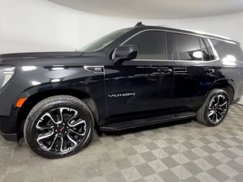 Used 2022 GMC Yukon SLE w/ Gmc Pro Safety Plus Package AWD/4WD image 10