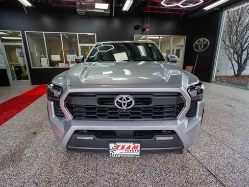 Certified 2025 Toyota Tacoma TRD Off-Road w/ TRD Off Road Premium Package image 6
