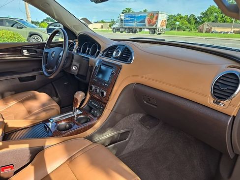 Used 2017 Buick Enclave Premium w/ Experience Buick Package FWD image 39