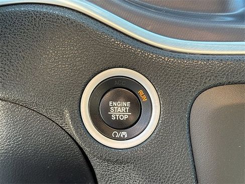 Used 2020 Dodge Charger SXT image 18