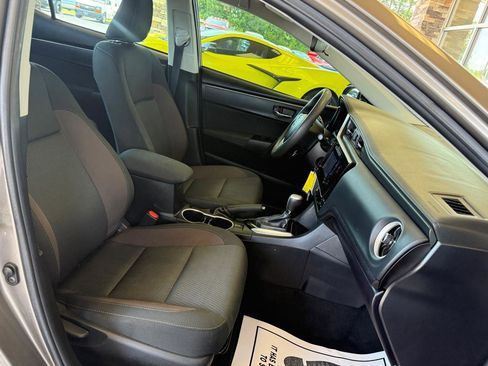 Used 2019 Toyota Corolla LE FWD image 15