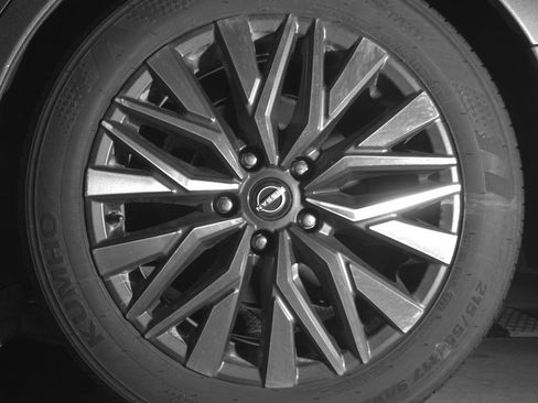 Used 2025 Nissan Altima 2.5 SV image 14