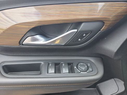 Used 2020 GMC Terrain SLE w/ Driver Convenience Package FWD image 14