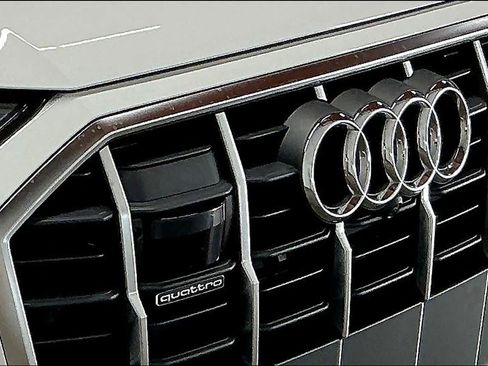 Used 2022 Audi Q7 Premium Plus w/ Premium Plus Package image 32