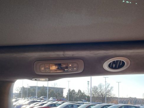 Used 2023 Chrysler Pacifica Pinnacle image 26