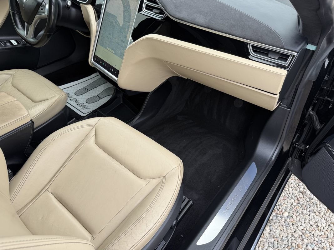 Used 2016 Tesla Model S 70D AWD/4WD image 14