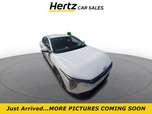 Used 2025 Kia K4 LXS image 1