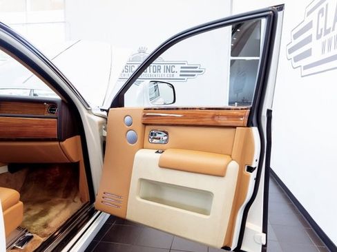 Used 2010 Rolls-Royce Phantom Sedan image 24