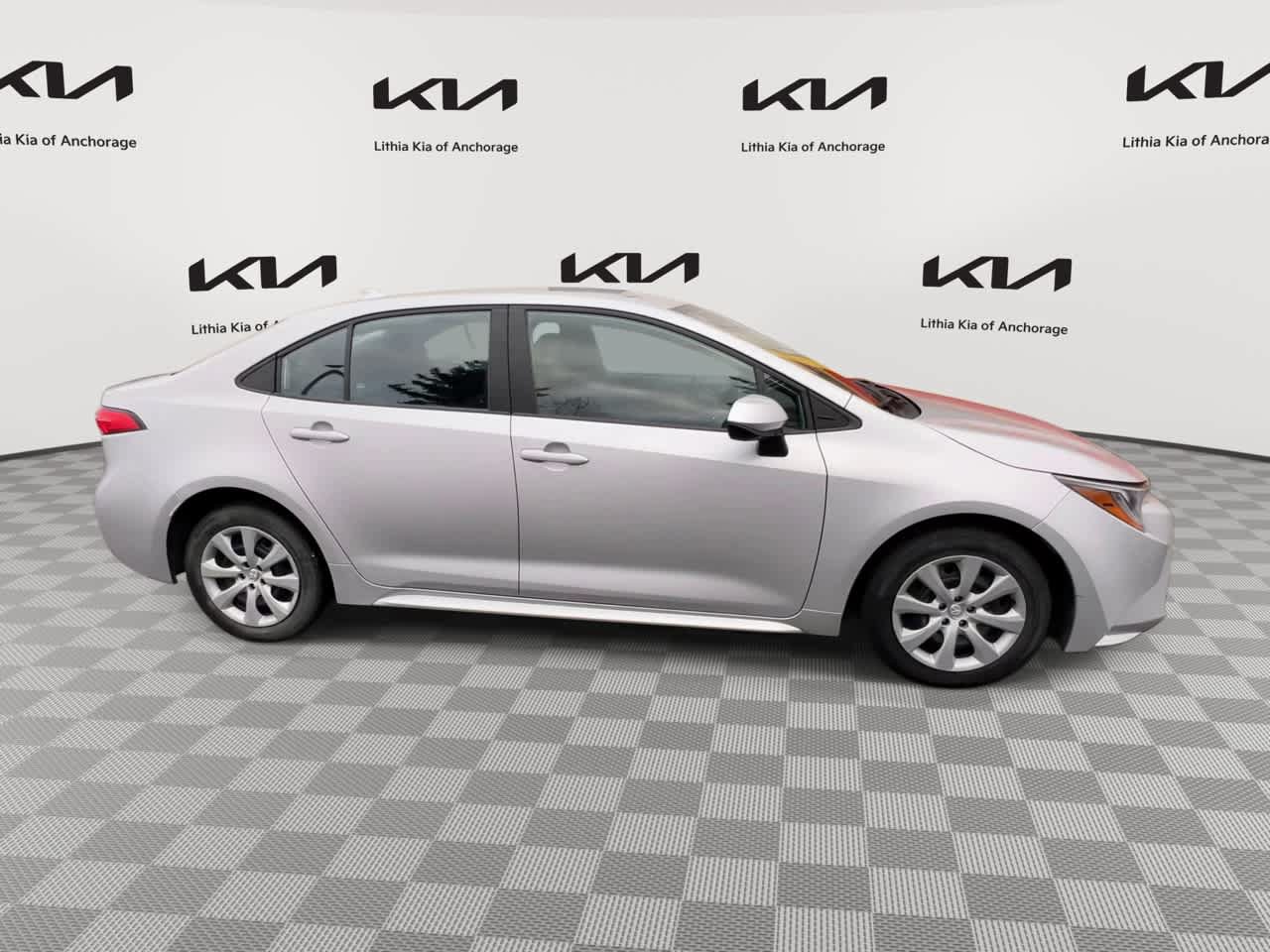 Used 2023 Toyota Corolla LE FWD image 9