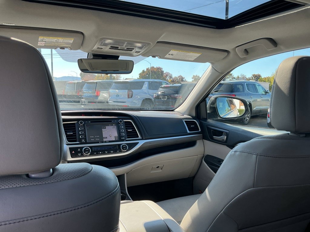 Used 2019 Toyota Highlander Limited AWD/4WD image 20